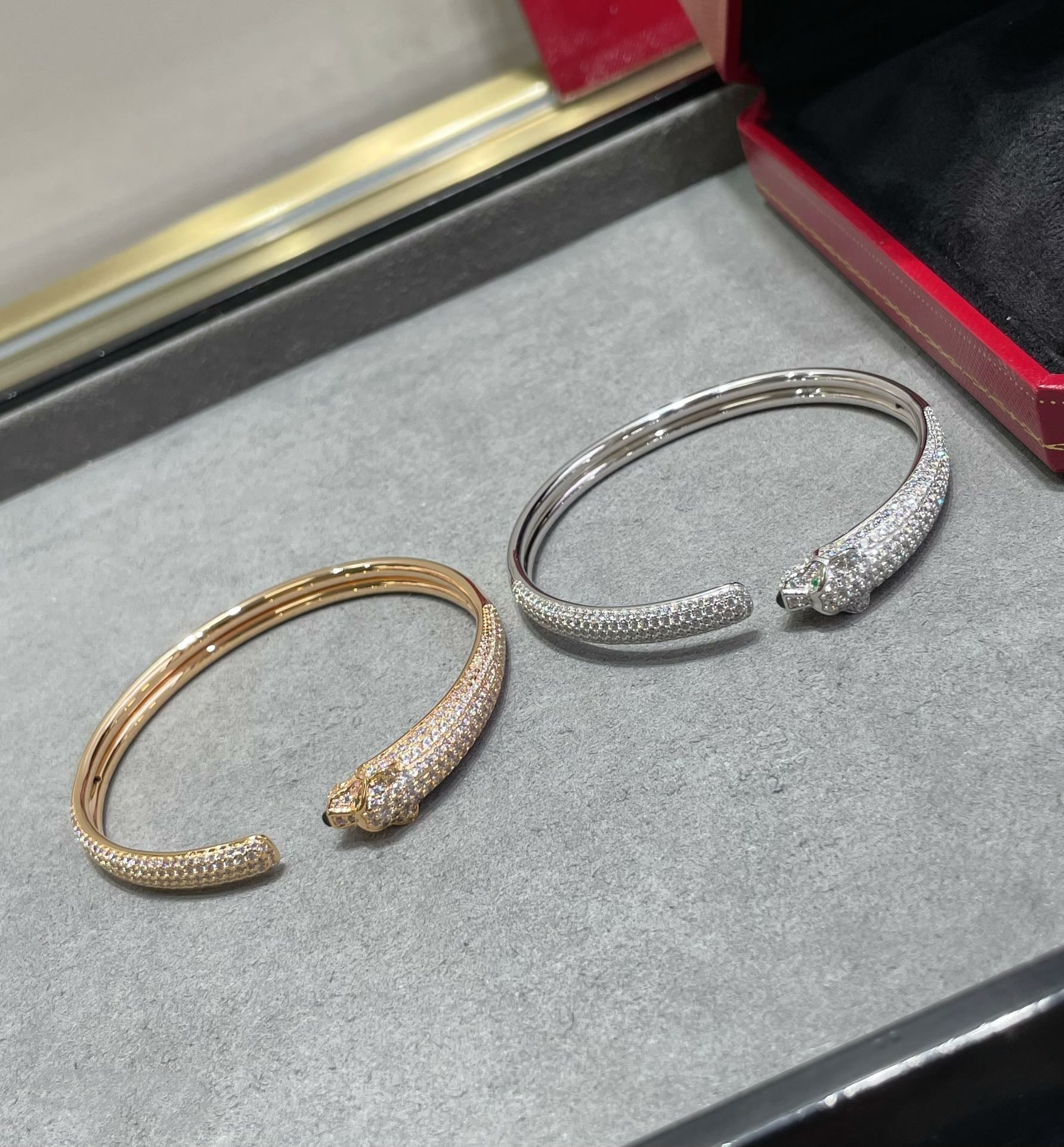 TimiPANTHERE FULL DIAMOND OPEN BRACELET