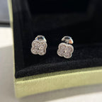 TimiCLOVER MINI DIAMOND STUD EARRINGS