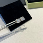 TimiCLOVER MINI DIAMOND STUD EARRINGS